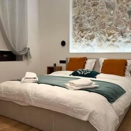 Stone House * Cavala