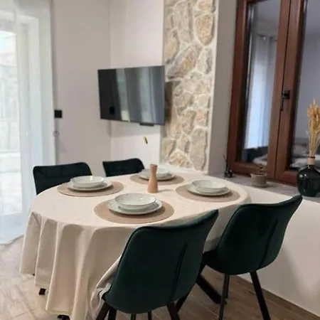Stone House Apartamento *