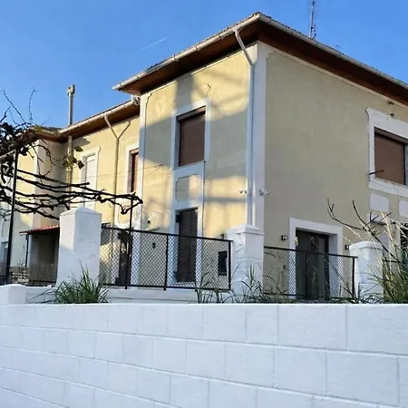 Апартаменты Stone House *