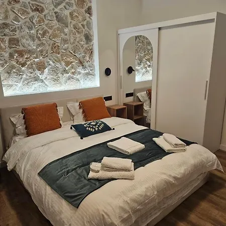 Апартаменты Stone House *