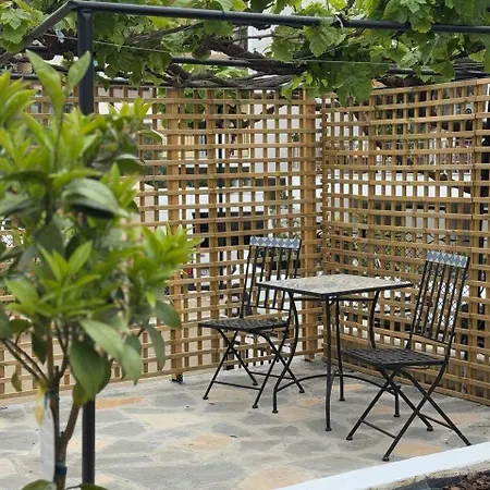 Stone House 公寓 *
