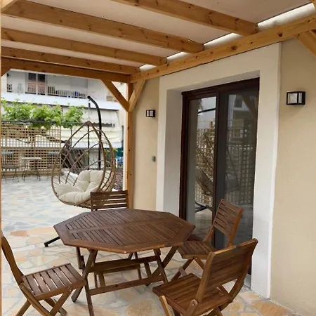 Stone House 公寓 *